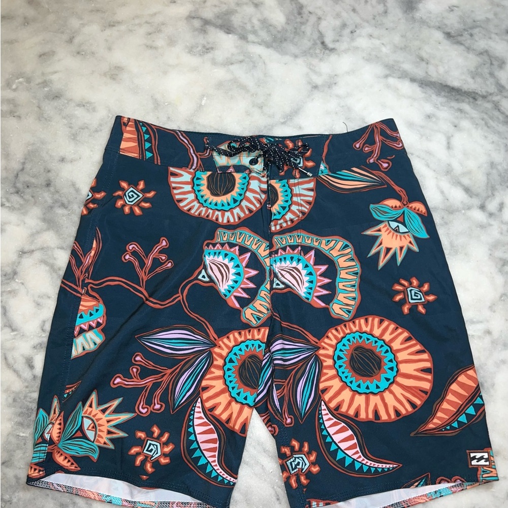 Billabong men’s swim trunks, size 28, 89% polyester/11% elastane